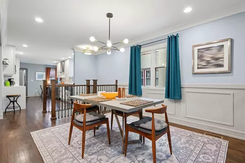 Dining - 1432 W Juneway Ter, Chicago, IL 60626 photo 2 of 3