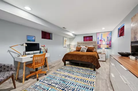Bedroom - 1432 W Juneway Ter, Chicago, IL 60626 photo 2 of 2