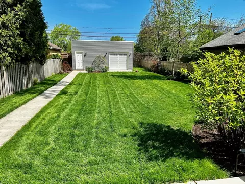 Exterior - 1432 W Juneway Ter, Chicago, IL 60626 photo 3 of 4