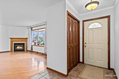 Entry Way - 7 S327 Midfield Dr, Aurora, IL 60506 photo 1 of 2