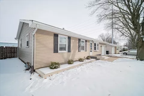 1310 Beverly Ln, Bloomington, IL 61701 photo 6