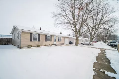 1310 Beverly Ln, Bloomington, IL 61701 photo 5