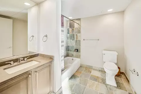 60 E Monroe St #3704, Chicago, IL 60603 photo 25