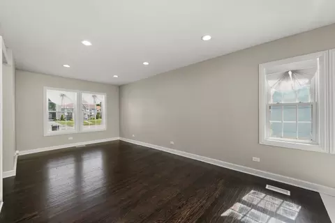 Living - 3349 Ann St, Lansing, IL 60438 photo 4 of 6