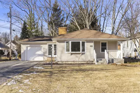 1043 S Harrison St, Batavia, IL 60510