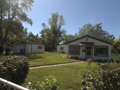 1542 Faithorn Ave, Crete, IL 60417