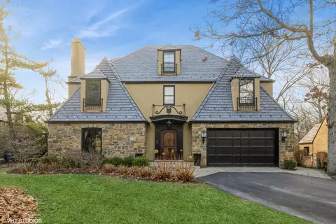 332 N Deere Park Dr W, Highland Park, IL 60035