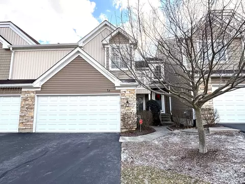 13 Cambridge Ave, Streamwood, IL 60107