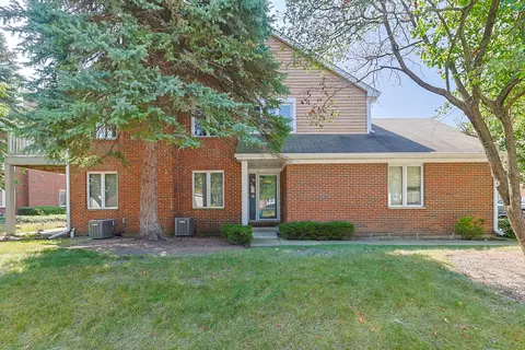 1649 N Courtland Dr, Arlington Heights, IL 60004