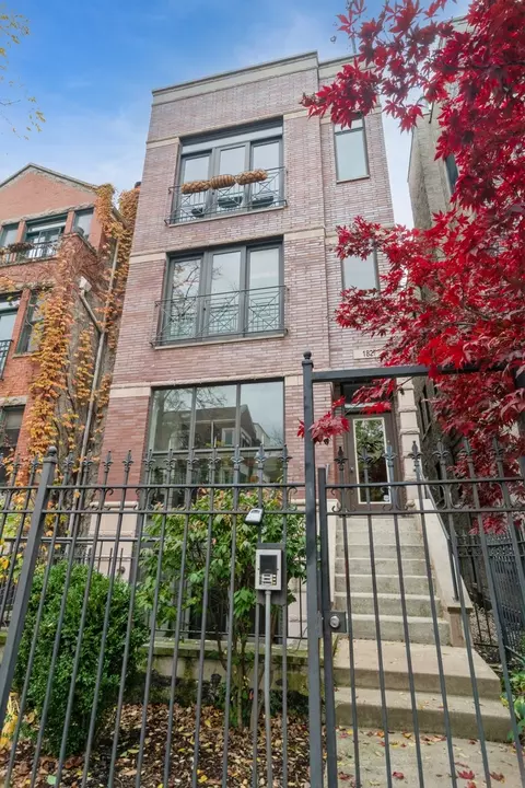 1827 W Iowa St #2, Chicago, IL 60622