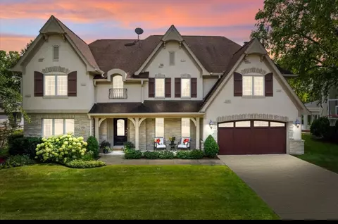 958 W Bauer Rd, Naperville, IL 60563