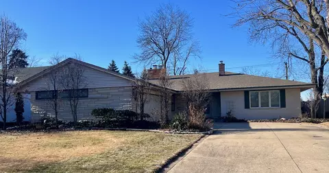 268 Stonegate Rd, Clarendon Hills, IL 60514