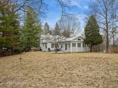 248 Summit Dr, Tower Lakes, IL 60010 photo 4