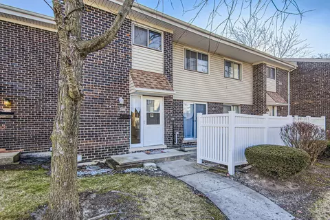 901 White Oak Ln, University Park, IL 60466