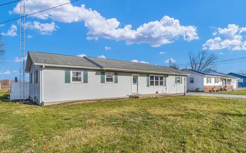 803 E Blackburn St, Paris, IL 61944 photo 3