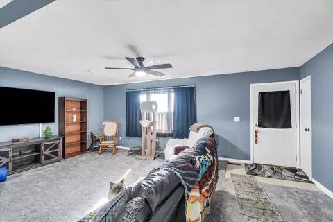 803 E Blackburn St, Paris, IL 61944 photo 8