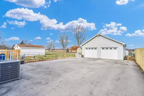 803 E Blackburn St, Paris, IL 61944 photo 38