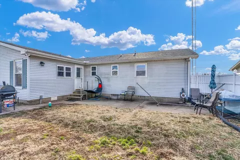 803 E Blackburn St, Paris, IL 61944 photo 32