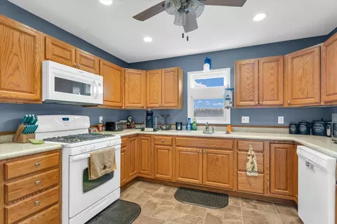803 E Blackburn St, Paris, IL 61944 photo 13