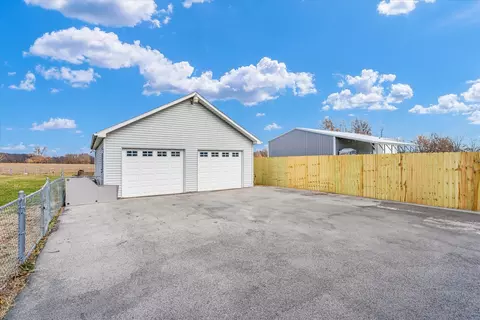 803 E Blackburn St, Paris, IL 61944 photo 37