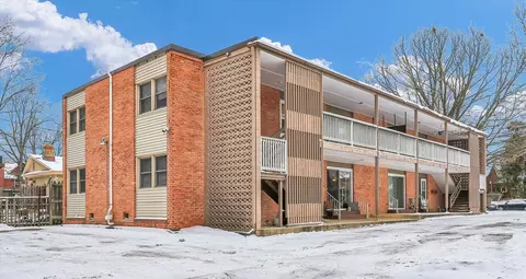 717 S Broadway Ave #2, Urbana, IL 61801