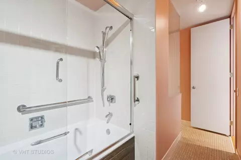 200 E Delaware Pl #28B, Chicago, IL 60611 photo 18