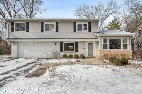 68 Ellendale Rd, Deerfield, IL 60015