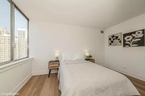 Bedroom - 1 E Schiller St #16B, Chicago, IL 60610 photo 3 of 4