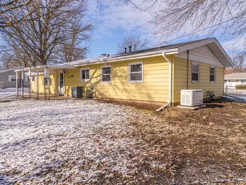 Exterior - 1101 David Dr, Normal, IL 61761 photo 9 of 10