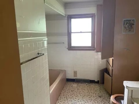 Bath - 443 Orchard Ln, Beecher, IL 60401 photo 2 of 2