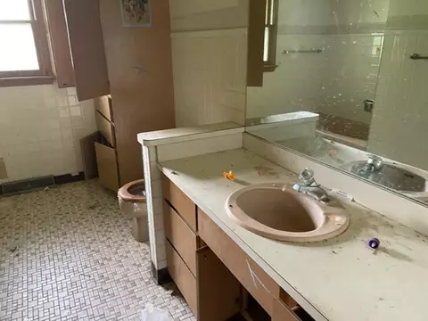 Bath - 443 Orchard Ln, Beecher, IL 60401 photo 1 of 2