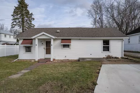 204 S Karr St, Heyworth, IL 61745