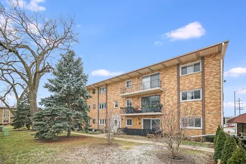 10605 Southwest Hwy #1D, Worth, IL 60482