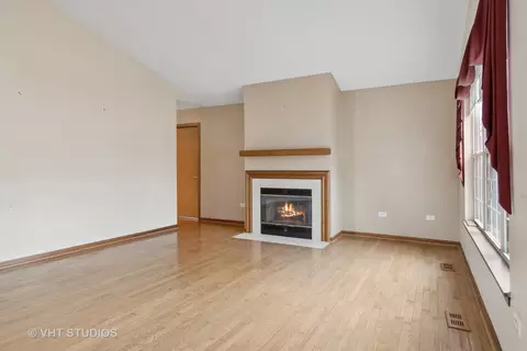 Living - 13309 Red Cedar Ln, Plainfield, IL 60544 photo 2 of 6