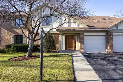 950 Ivy Ln #B, Deerfield, IL 60015