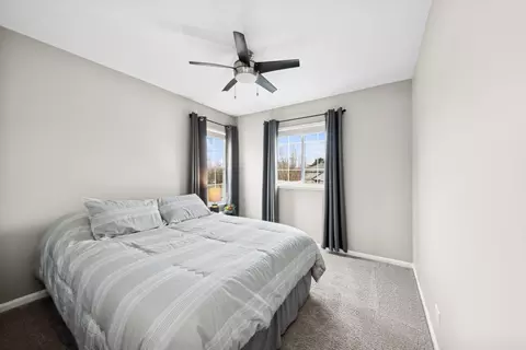 Bedroom - 1355 Branden Ln, Bartlett, IL 60103 photo 3 of 4