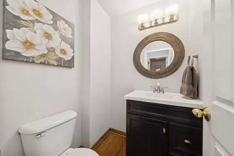 Bath - 1355 Branden Ln, Bartlett, IL 60103 photo 1 of 4