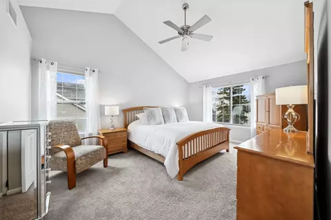 Bedroom - 1355 Branden Ln, Bartlett, IL 60103 photo 1 of 4