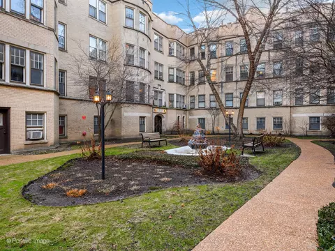 670 Hinman Ave #1C, Evanston, IL 60202