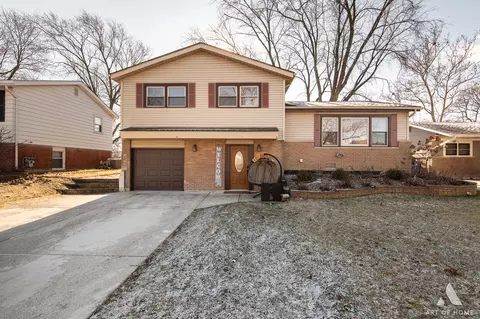 8919 W 91st Pl, Hickory Hills, IL 60457