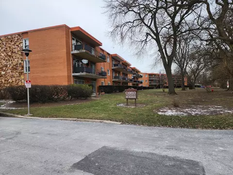 940 Holbrook Rd #5C, Homewood, IL 60430