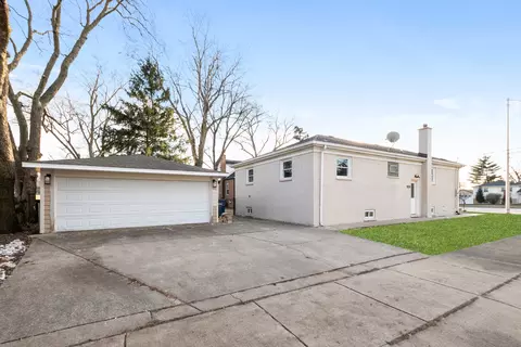 Exterior - 8433 Central Ave, Burbank, IL 60459 photo 1 of 2