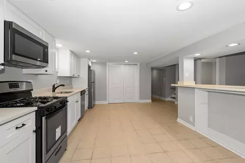 Kitchen - 8433 Central Ave, Burbank, IL 60459 photo 8 of 9