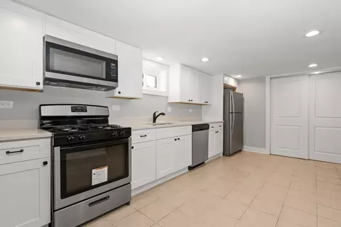Kitchen - 8433 Central Ave, Burbank, IL 60459 photo 9 of 9