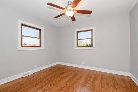 Bedroom - 8433 Central Ave, Burbank, IL 60459 photo 2 of 5