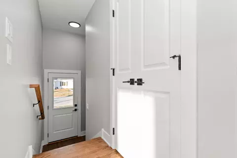 Entry Way - 8433 Central Ave, Burbank, IL 60459 photo 1 of 1