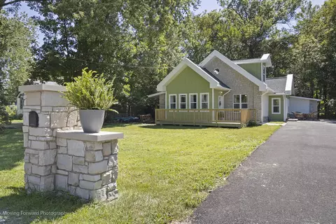 717 Oeffling Dr, Mchenry, IL 60051