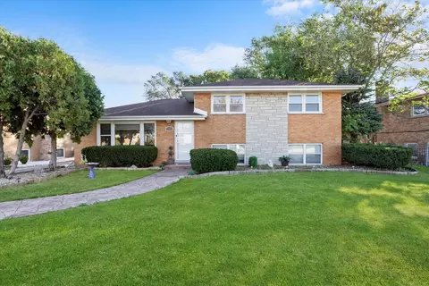 7749 S Octavia Ave, Bridgeview, IL 60455