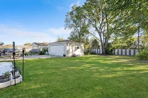 Exterior - 7749 S Octavia Ave, Bridgeview, IL 60455 photo 8 of 10