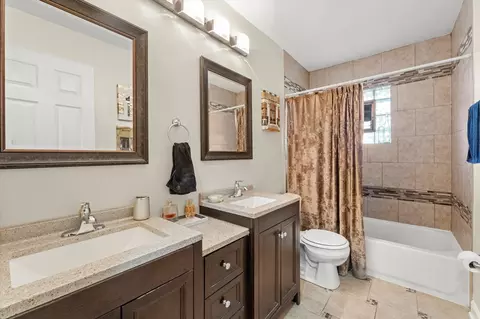 Bath - 7749 S Octavia Ave, Bridgeview, IL 60455 photo 1 of 3